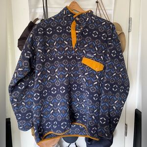 Blue and Yellow Pattern Synchilla Patagonia Medium Fleece Jacket